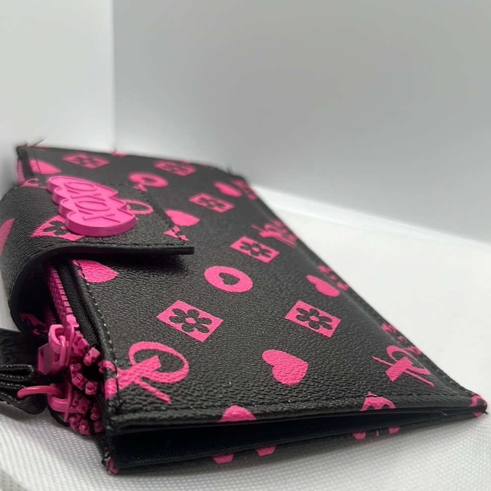 XOXO Black and Pink Geometric Wristlet Clutch - Picture 8 of 16